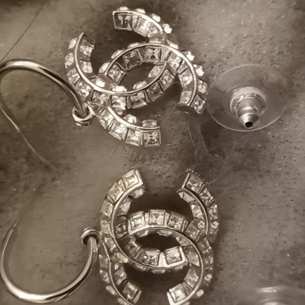 💕Chanel Authentic Rhinestone logo earrings, pre owned